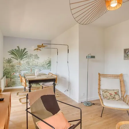 Very 60m With Balcony Near The Beaches! * Six-Fours-les-Plages